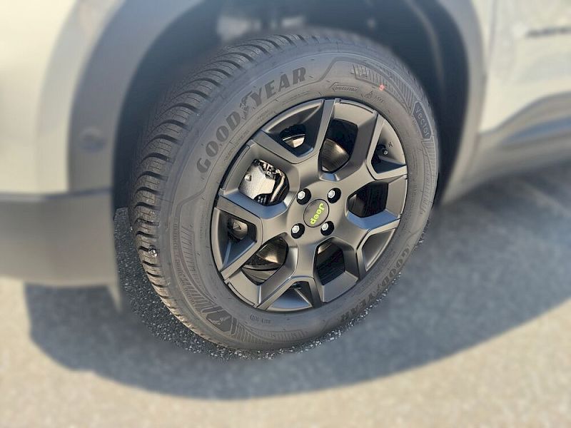 Jeep Avenger 1.2 T3 e-Hybrid 4xe Upland e-DCT6