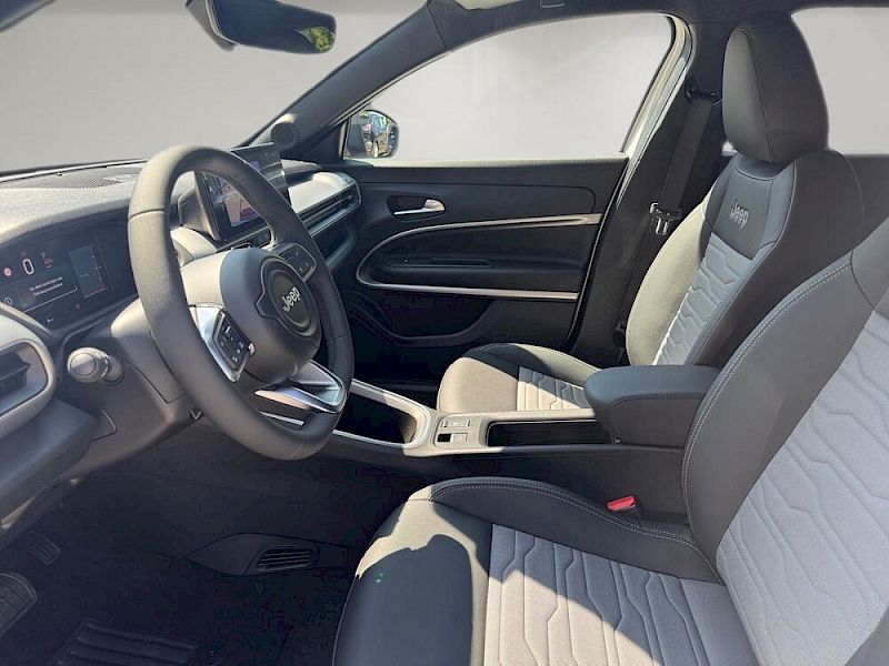 Jeep Avenger 1.2 T3 e-Hybrid 4xe Upland e-DCT6