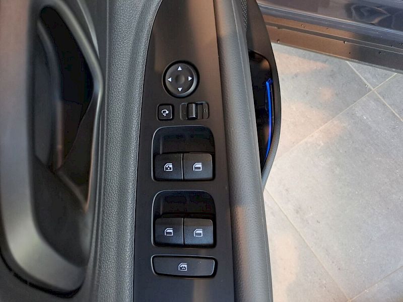 Hyundai Bayon BAYON i-Line Plus 1,0 T-GDI - y1bp2