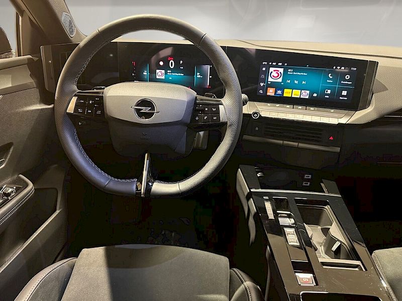 Opel Astra 1.2 GS AT8 *Winterreifen*